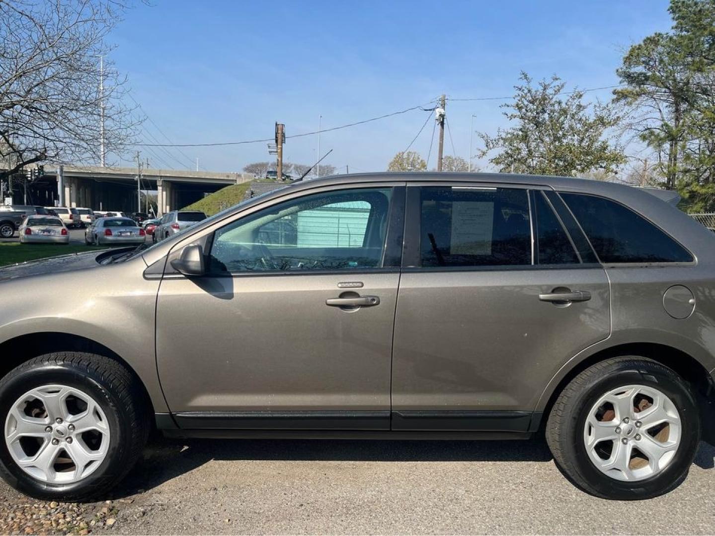 2014 Green /Black Ford Edge SEL (2FMDK3JCXEB) with an V6 engine, Automatic transmission, located at 5700 Curlew Drive, Norfolk, VA, 23502, (757) 455-6330, 36.841885, -76.209412 - Photo#6